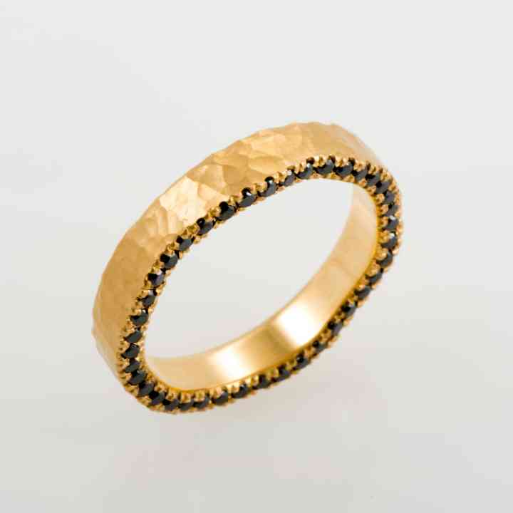 Inel model unicat din aur galben 22K cu diamante negre