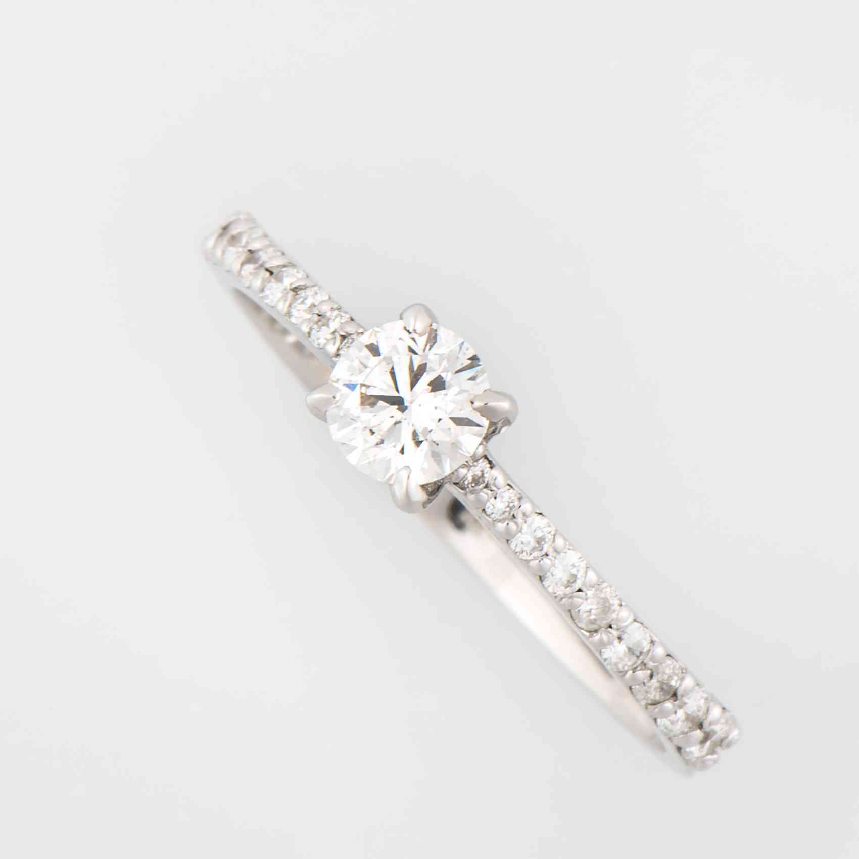 Inel de logodna din aur alb 18K cu diamante naturale