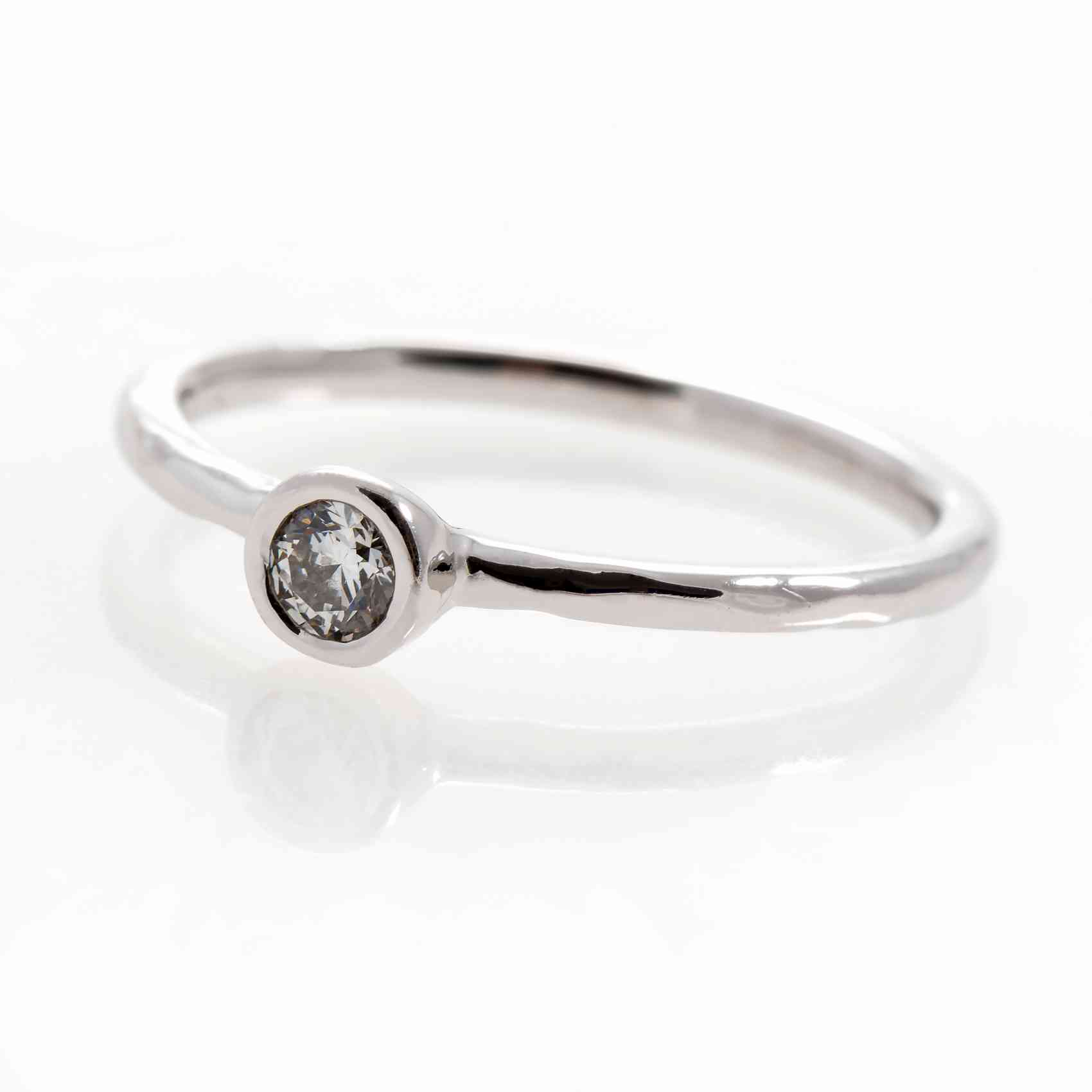 Inel de logodna din alb 18K cu diamant natural