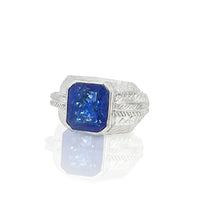 18K White Gold Ring with Tanzanite