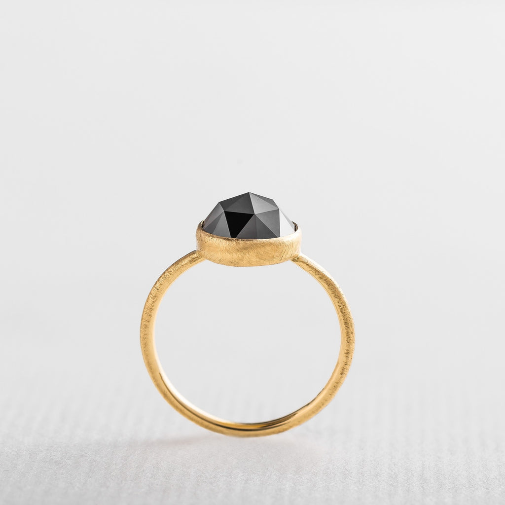 Inel din Aur Galben 18K cu Diamant Negru