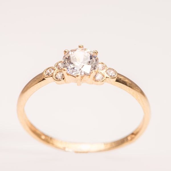 18K Gold Engagement Ring with Diamonds