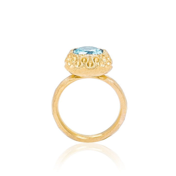 18K Yellow Gold Ring with Topaz