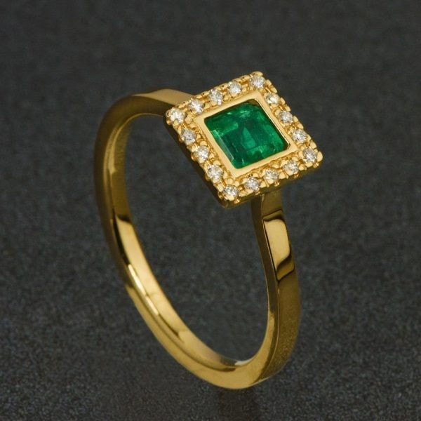 18K Gold Engagement Ring with Diamonds and Emeralds
