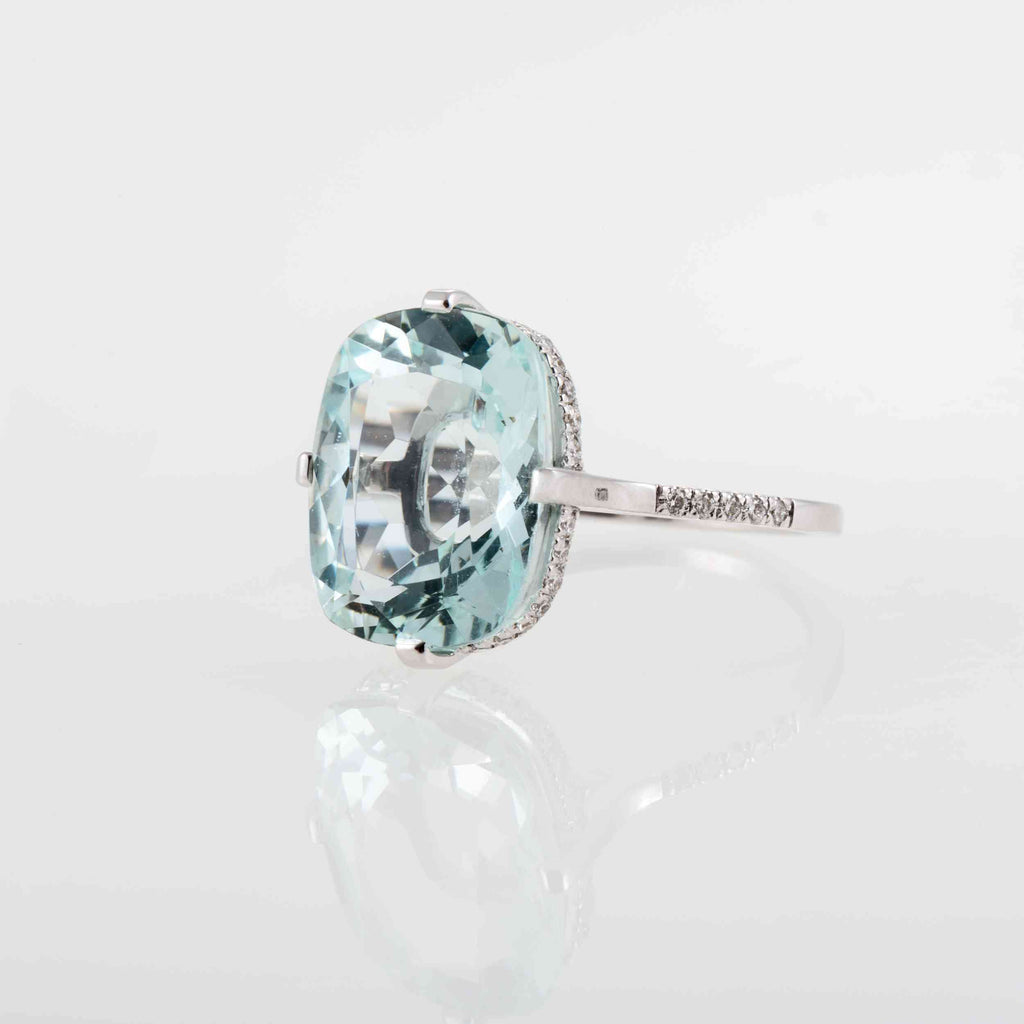 Inel din aur alb 18K cu Aquamarine natural si Diamante