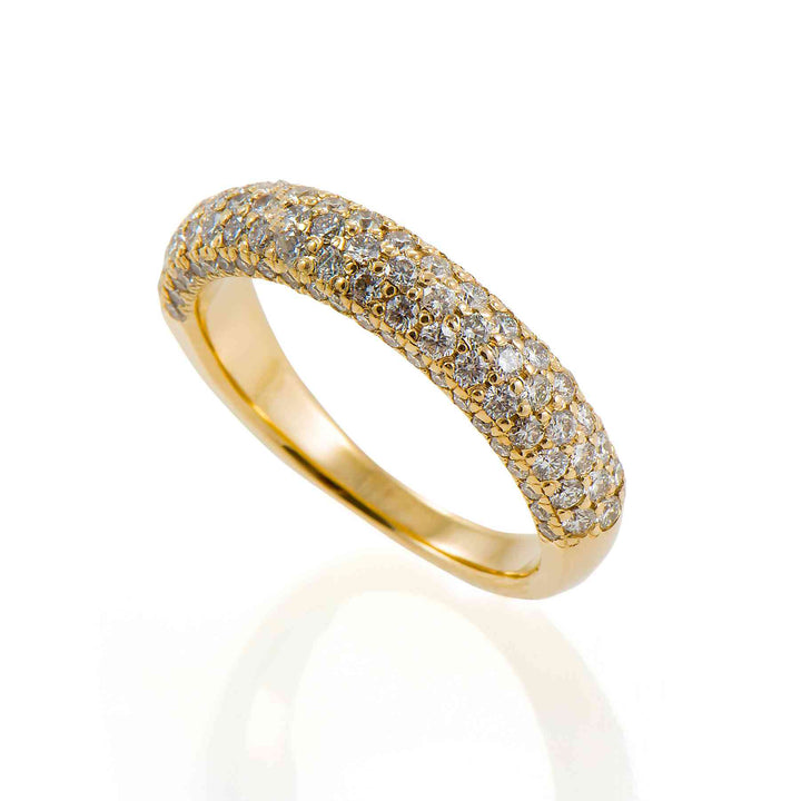 Unique 18K Yellow Gold Model Ring with Diamonds