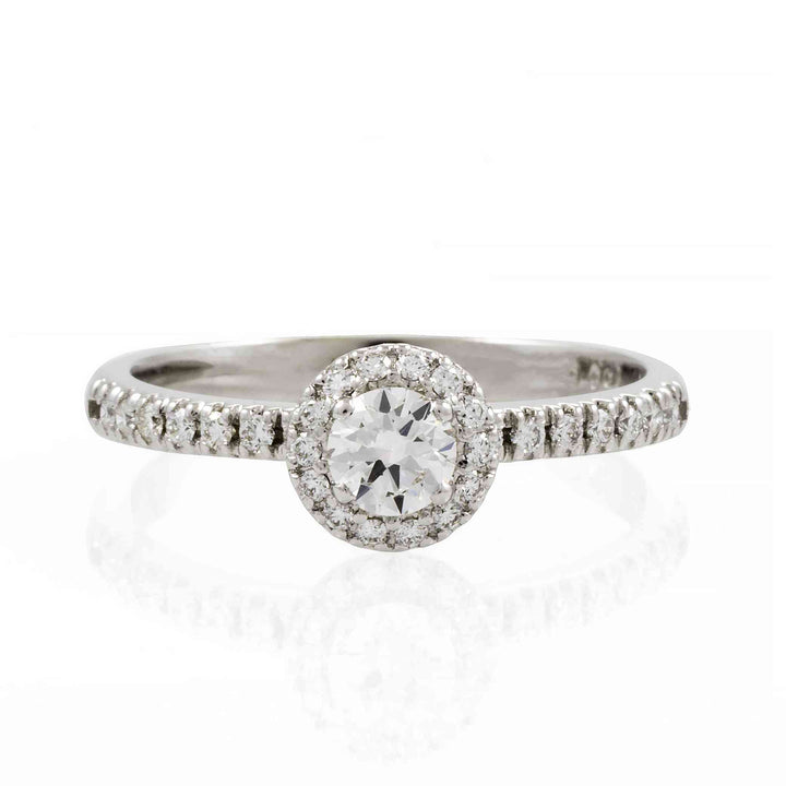 18K White Gold Engagement Ring With Diamonds