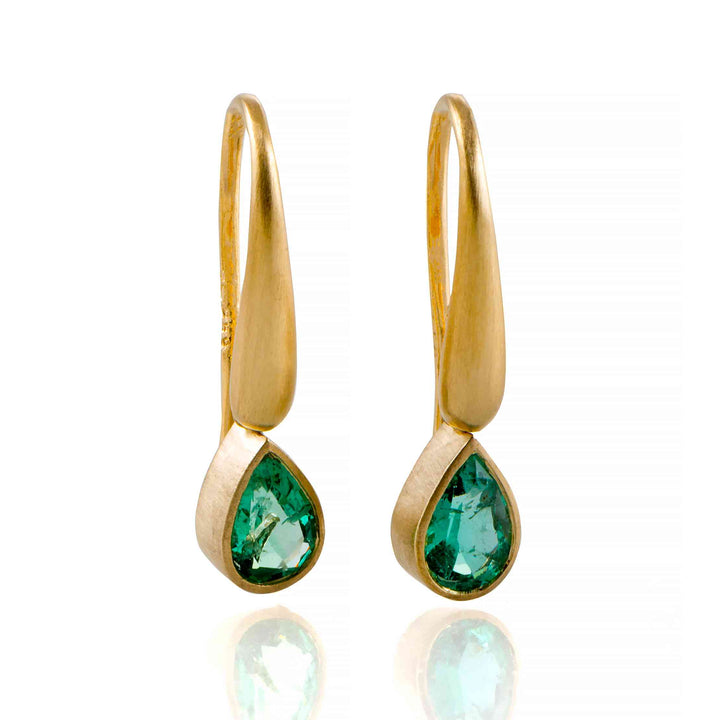 14K yellow gold earrings with natural emeralds