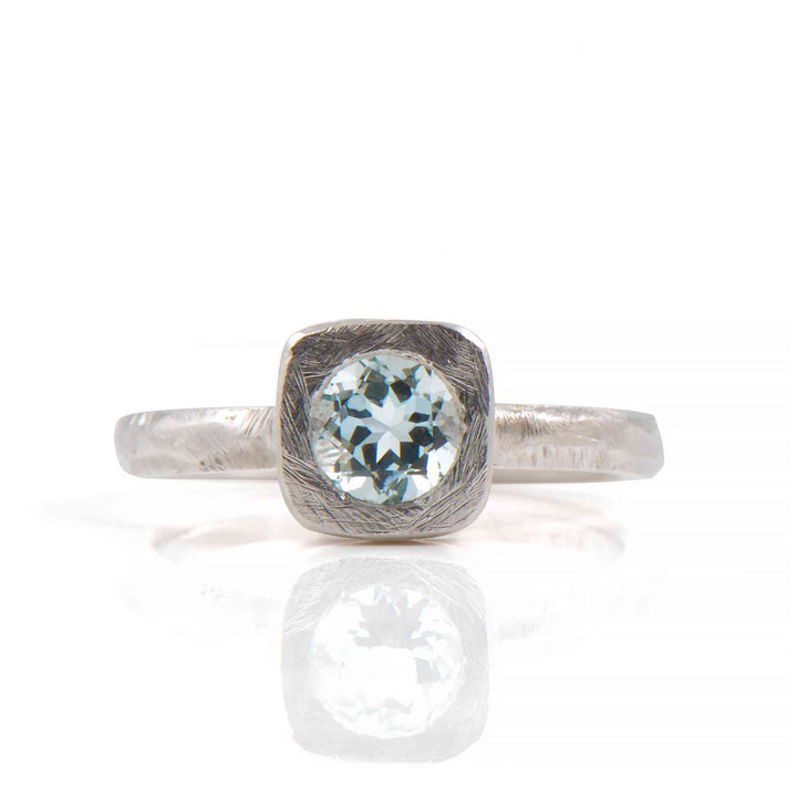 14K white gold ring with Natural Aquamarine