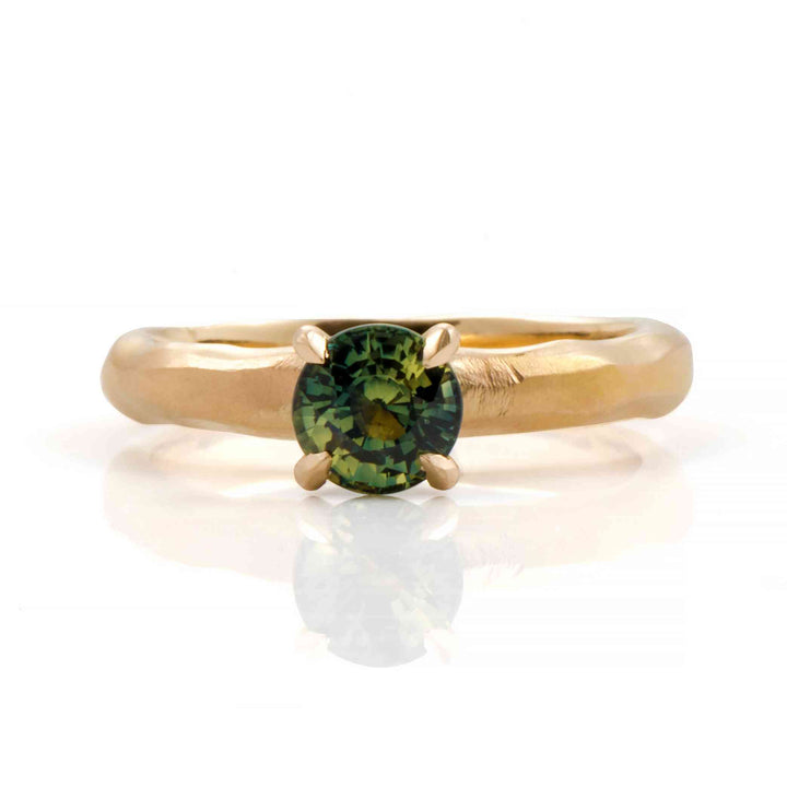 18K yellow gold ring with natural bicolor sapphire