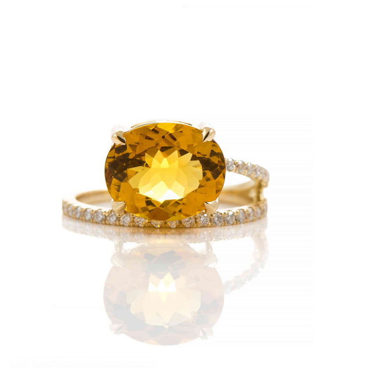 18K yellow gold ring with heliodor and natural diamonds