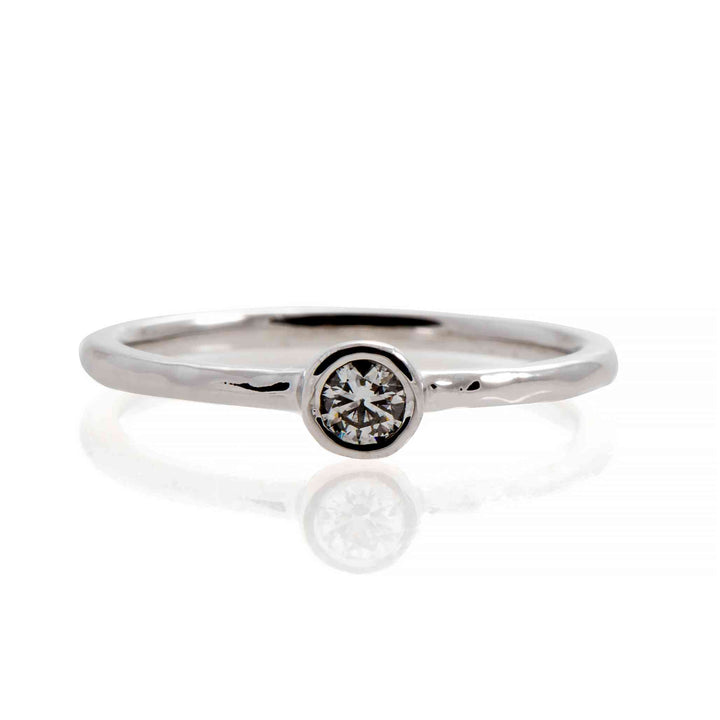 18K white gold engagement ring with natural diamond