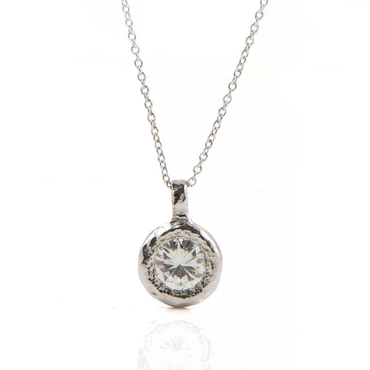 18K white gold necklace with natural diamond