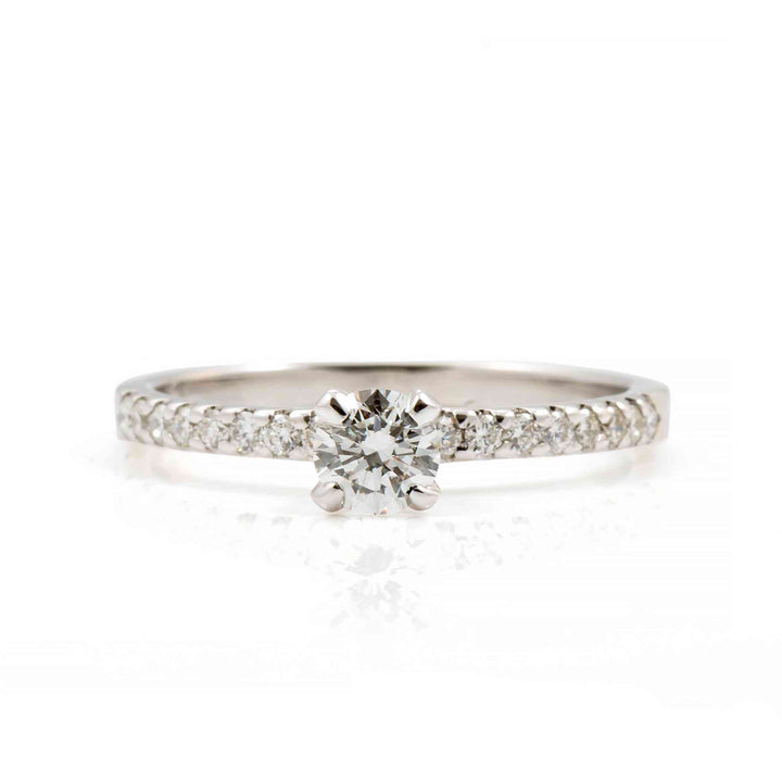 18K white gold engagement ring with natural diamonds