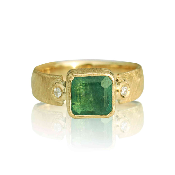 18K Yellow Gold Ring With Emeralds And Diamonds