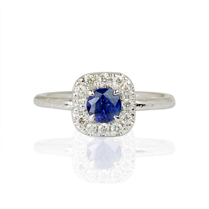 18K White Gold Engagement Ring With Sapphire And Natural Diamonds