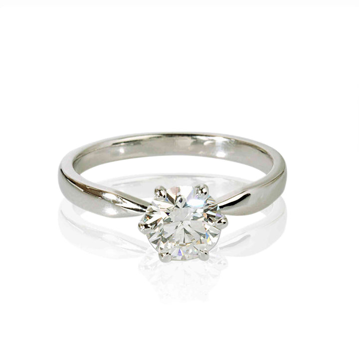 18K White Gold Engagement Ring With Natural Diamond