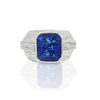 18K White Gold Ring with Tanzanite