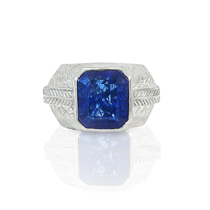 18K White Gold Ring with Tanzanite