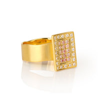 18K Yellow Gold Ring With White and Pink Diamonds