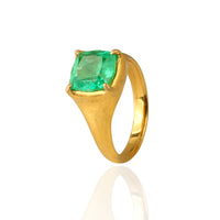 22K Yellow Gold Ring with Emerald