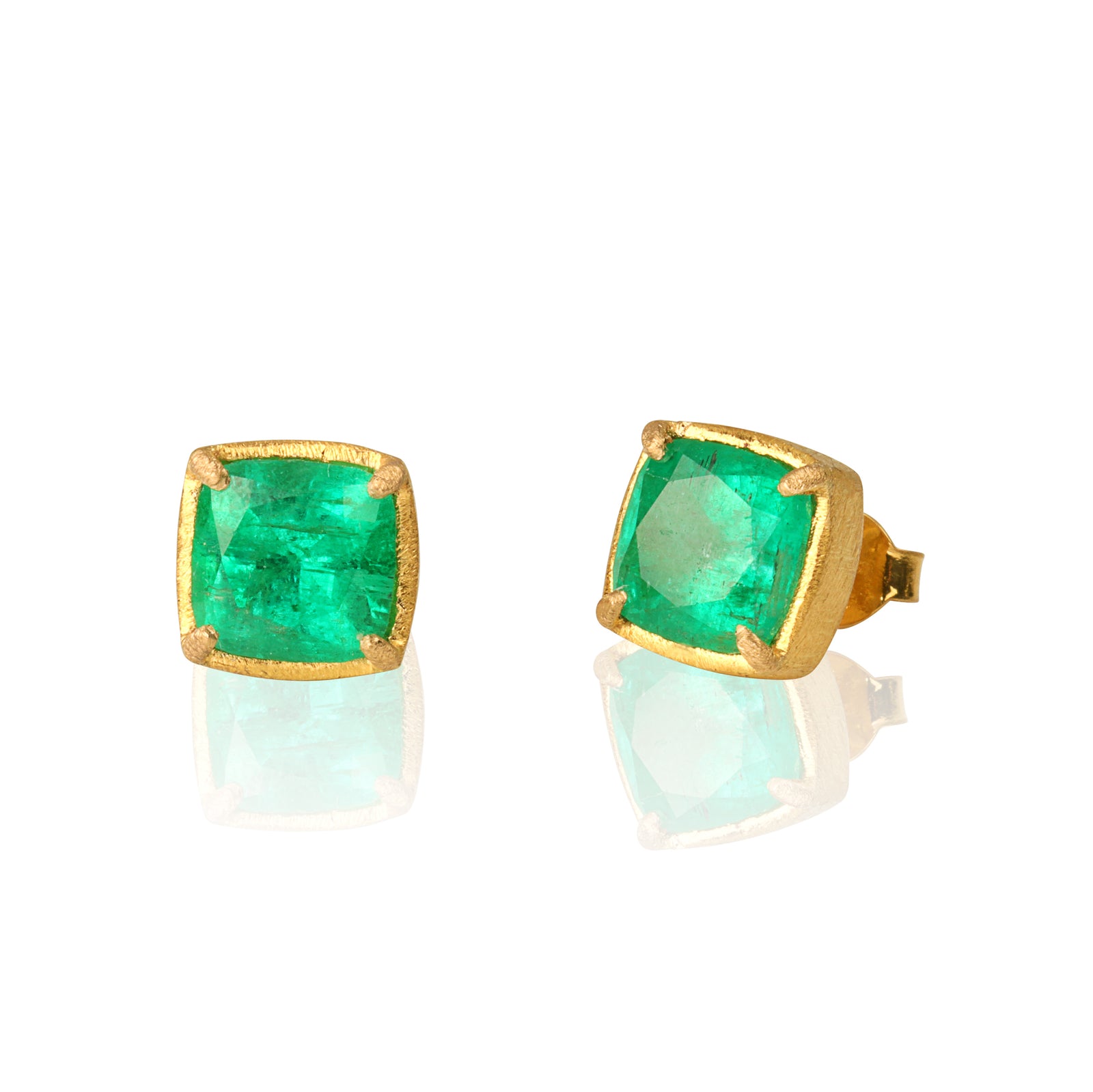 22K Yellow Gold Earrings with Emerald