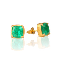 22K Yellow Gold Earrings with Emerald