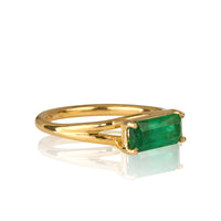 18K Yellow Gold Ring with Emerald