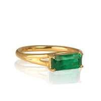 18K Yellow Gold Ring with Emerald