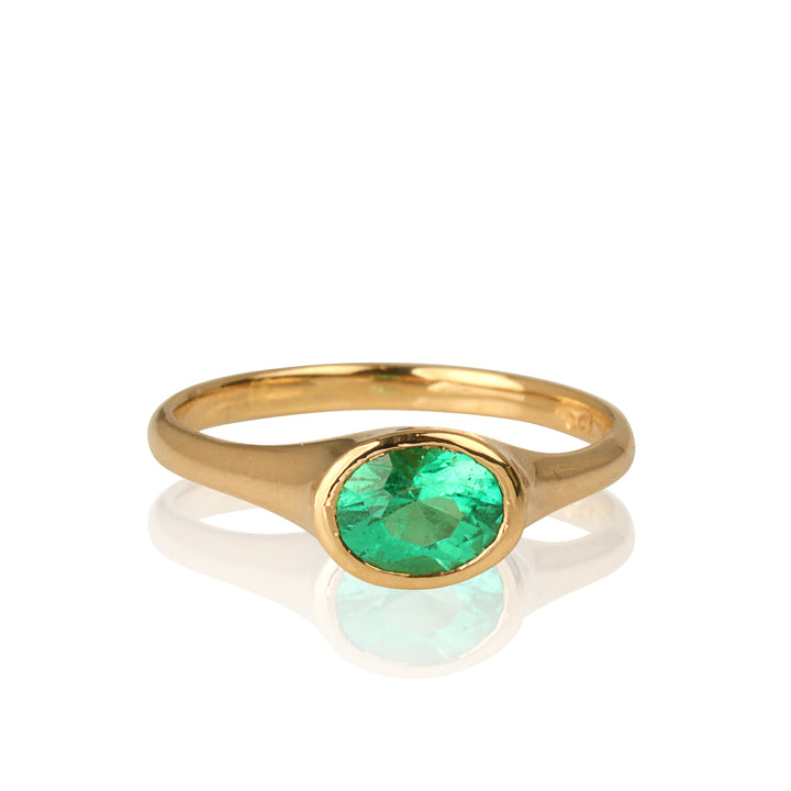 18K Yellow Gold Ring with Emerald