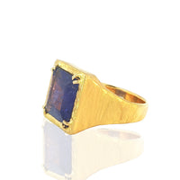 18K Yellow Gold Ring With Tanzanite