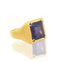 18K Yellow Gold Ring With Tanzanite