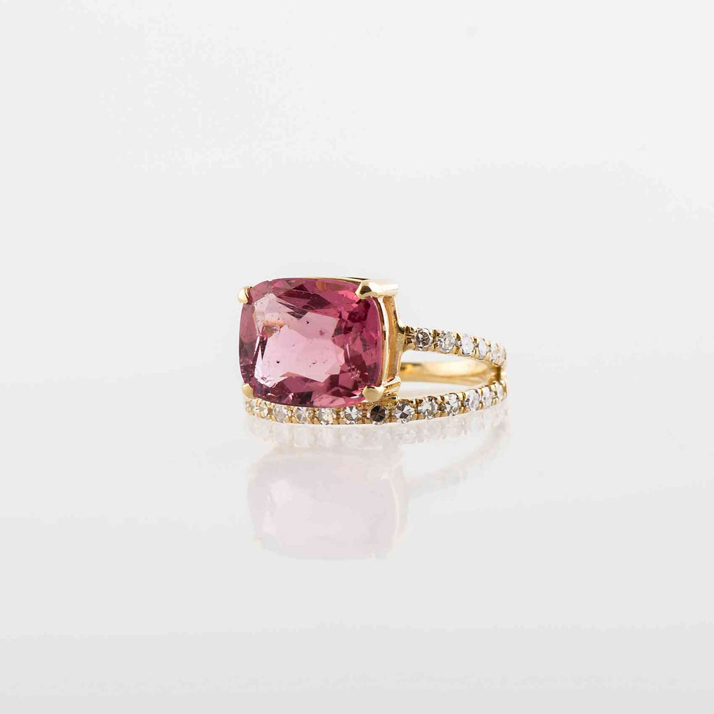 18K Yellow Gold Ring with Tourmaline and 18K Diamonds 