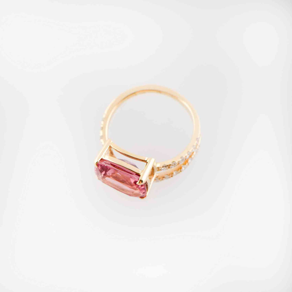 18K Yellow Gold Ring with Tourmaline and 18K Diamonds 