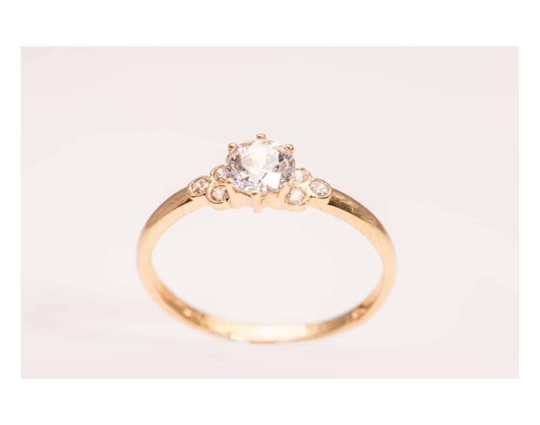 Cum să alegi inelul de logodnă pentru ea